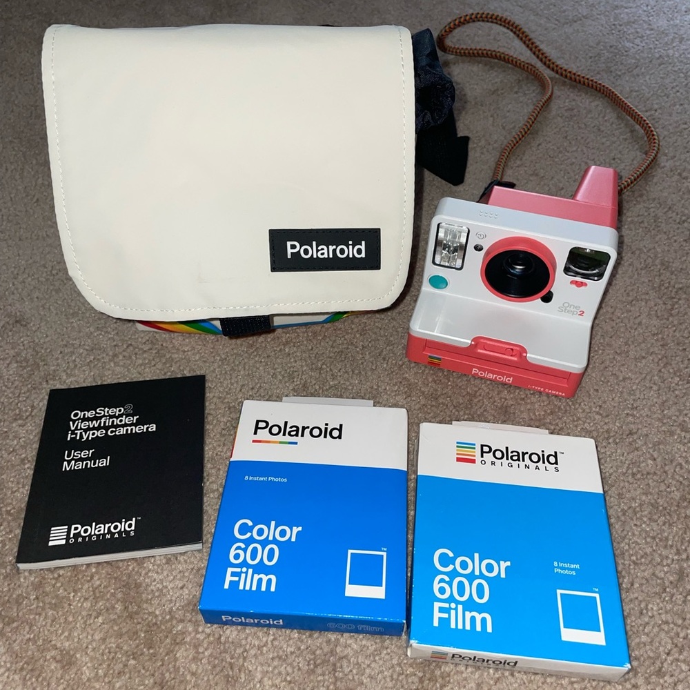 Polaroid OneStep 2 Camera with Film and Bag Bundle
